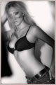 Erika M. - Fotomodella Italiana di Padova (Veneto). Disponibile per foto fashion, moda mare, intimo, glamour, trasparenze, topless, nudo artistico e bodypainting. Disponibile anche come modella per spot pubblicitari, comparsa e indossatrice.